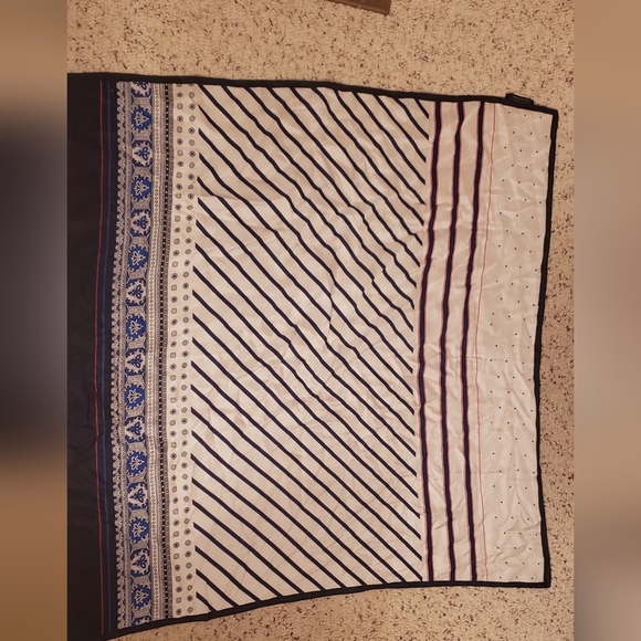 Banana Republic Accessories - banana republic scarf